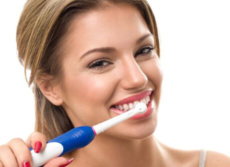 how to brush teeth the right way